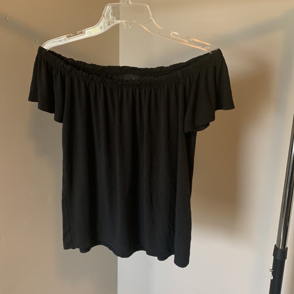 Hollister back top size medium flutter sleeves